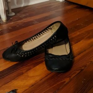 Black flat shoes